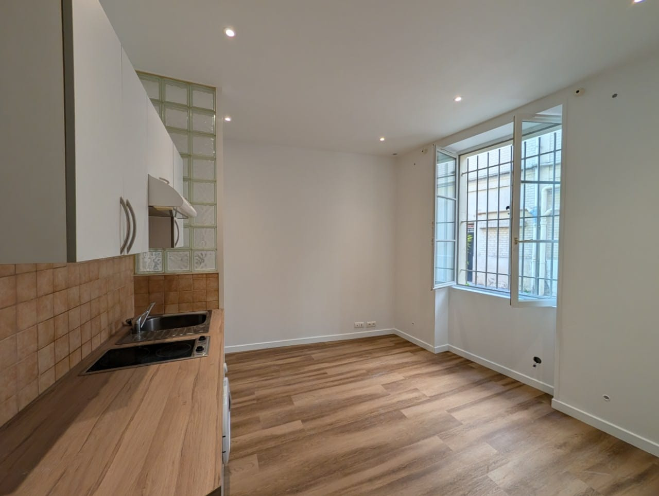 STUDIO DANS L'HYPER CENTRE DE SAINT GERMAIN EN LAYE