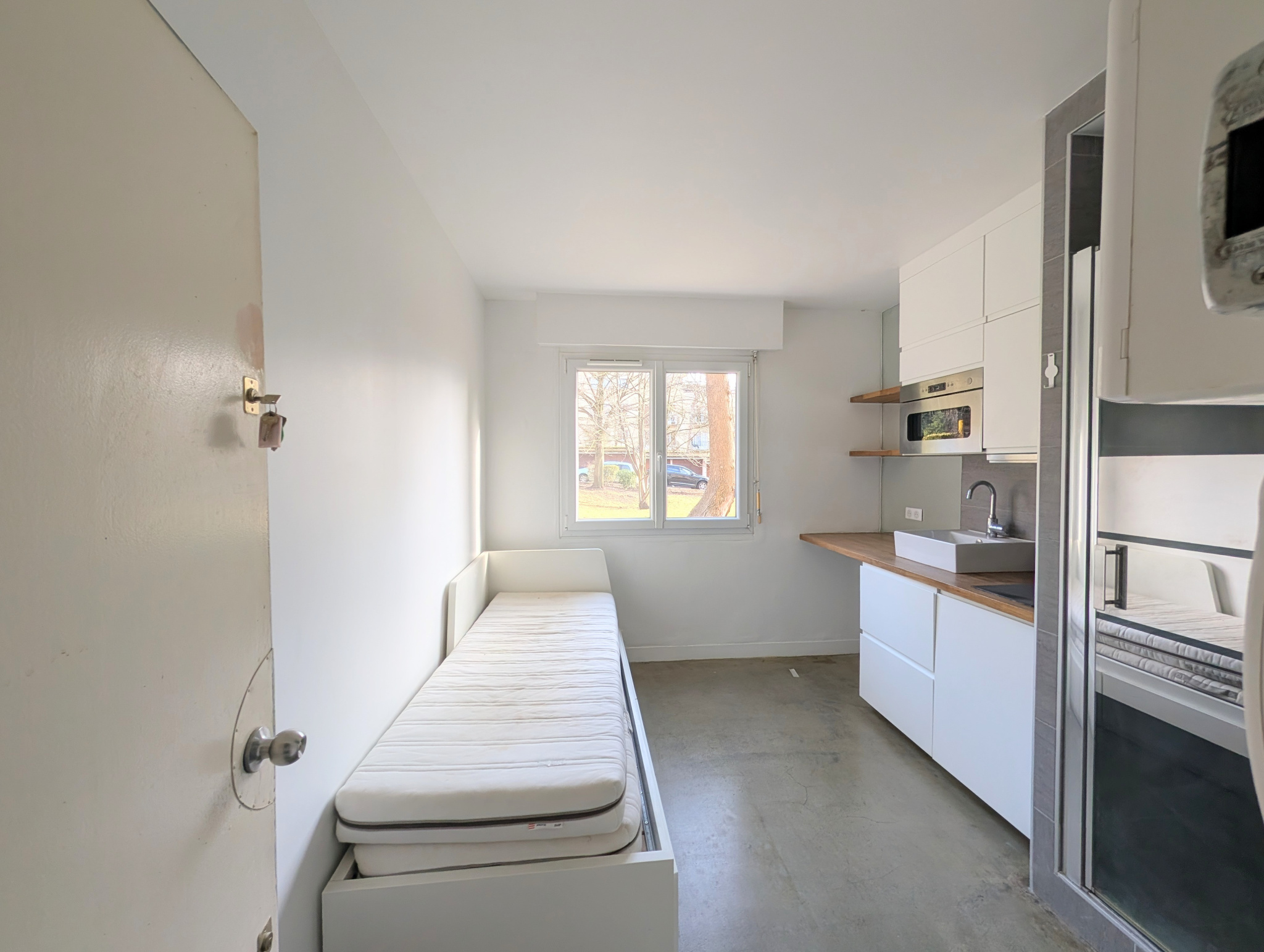 Lots de Chambres de Services Vendues Ensembles l 8 Minutes à Pieds RER A l Investissement