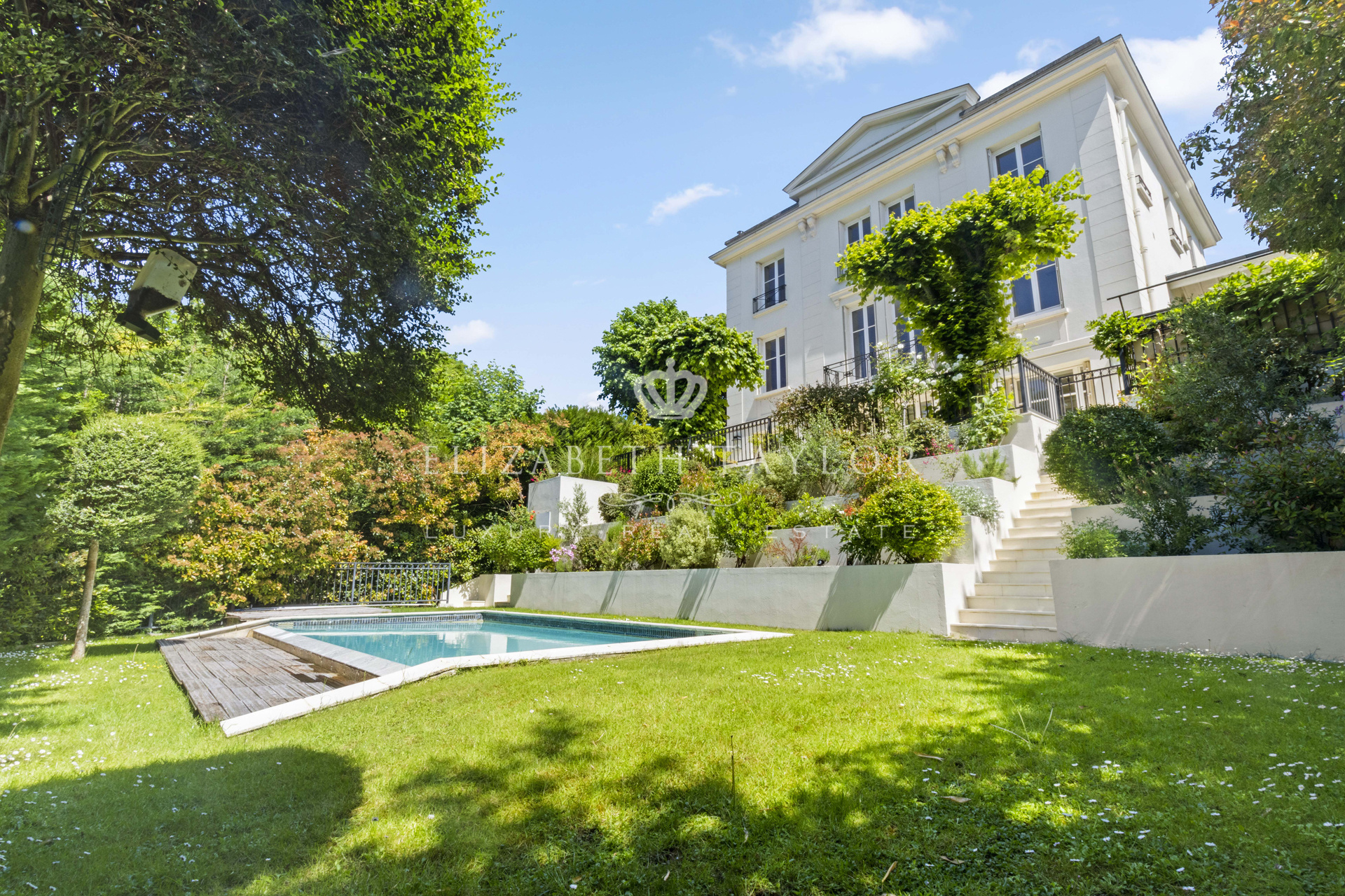 HOTEL PARTICULIER D'EXCEPTION A SAINT GERMAIN-EN-LAYE